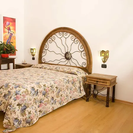 Il Sedile בית הארחה 2*